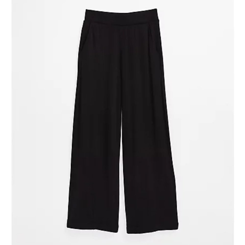 Lou and Grey signature soft plush wide leg pants